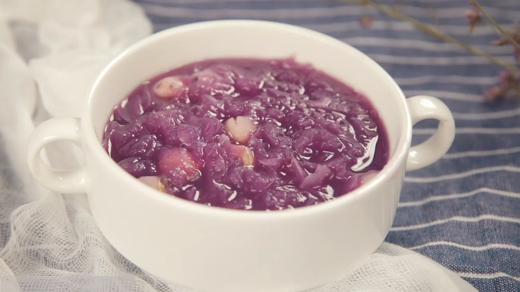 初春养颜必备,吃了就会变美的银耳紫薯羹。#养生食谱DIY#